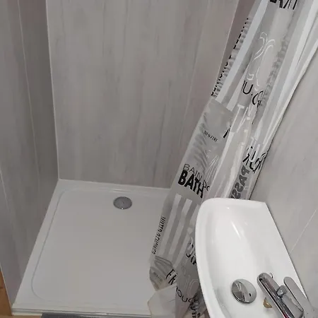 Camping Le Noyer Du Baron *